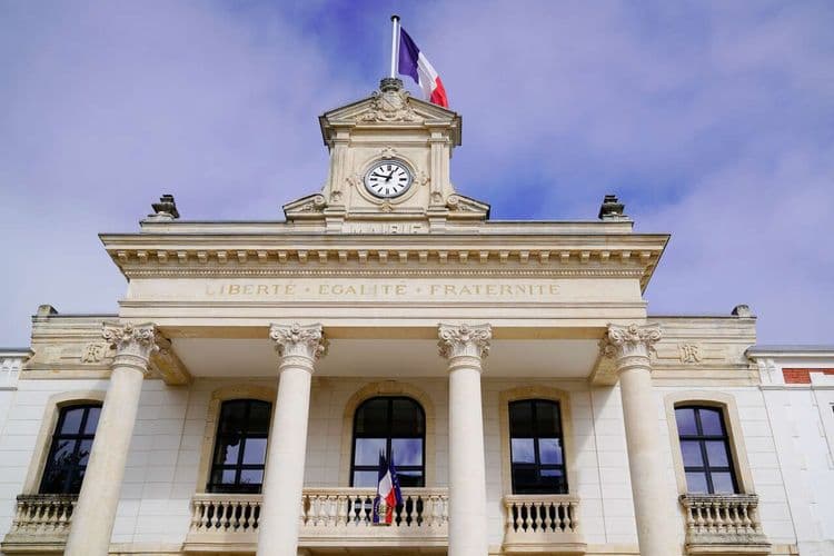 Réalisation des formalités auprès des administrations publiques